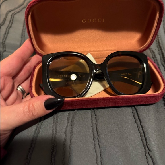Next to new Gucci sunglasses - Picture 4 of 4
